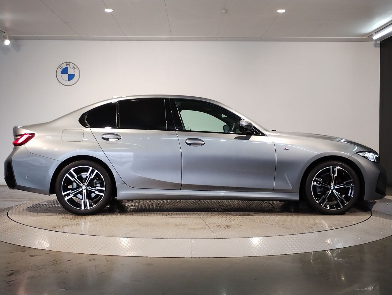 320d xDrive Berline RHD
