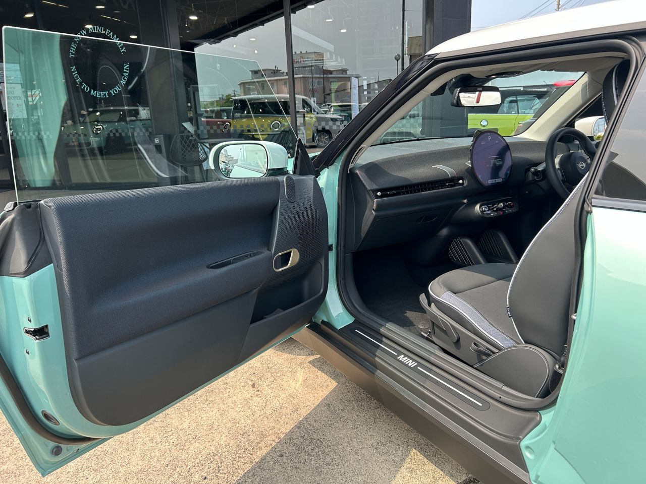 J01 MINI Cooper SE
