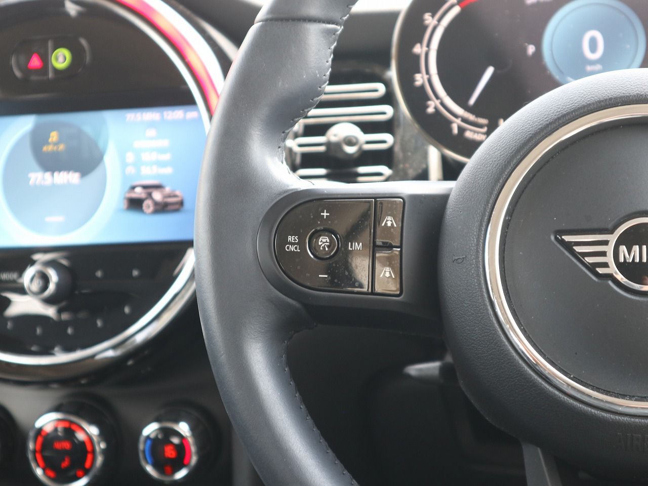 MINI Cooper F56 RHD