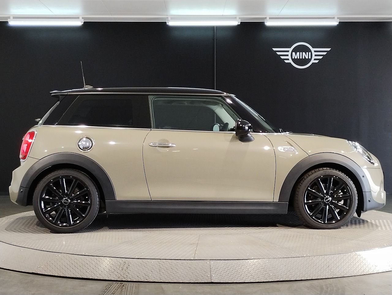 F56 COOPER S D(AT)
