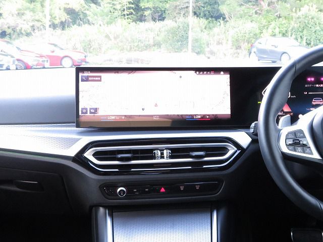 320d xDrive Berline RHD