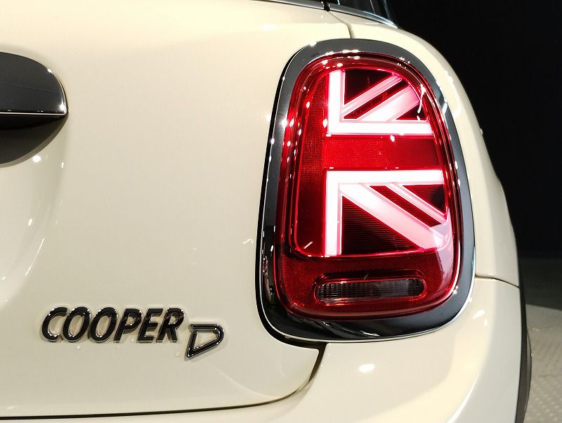 F55 COOPER D (AT)