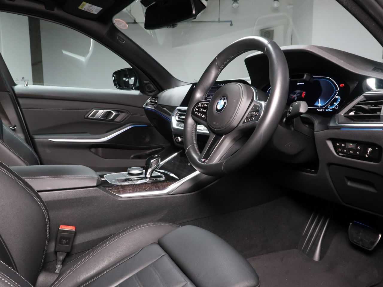 G20 330e Saloon RHD MX