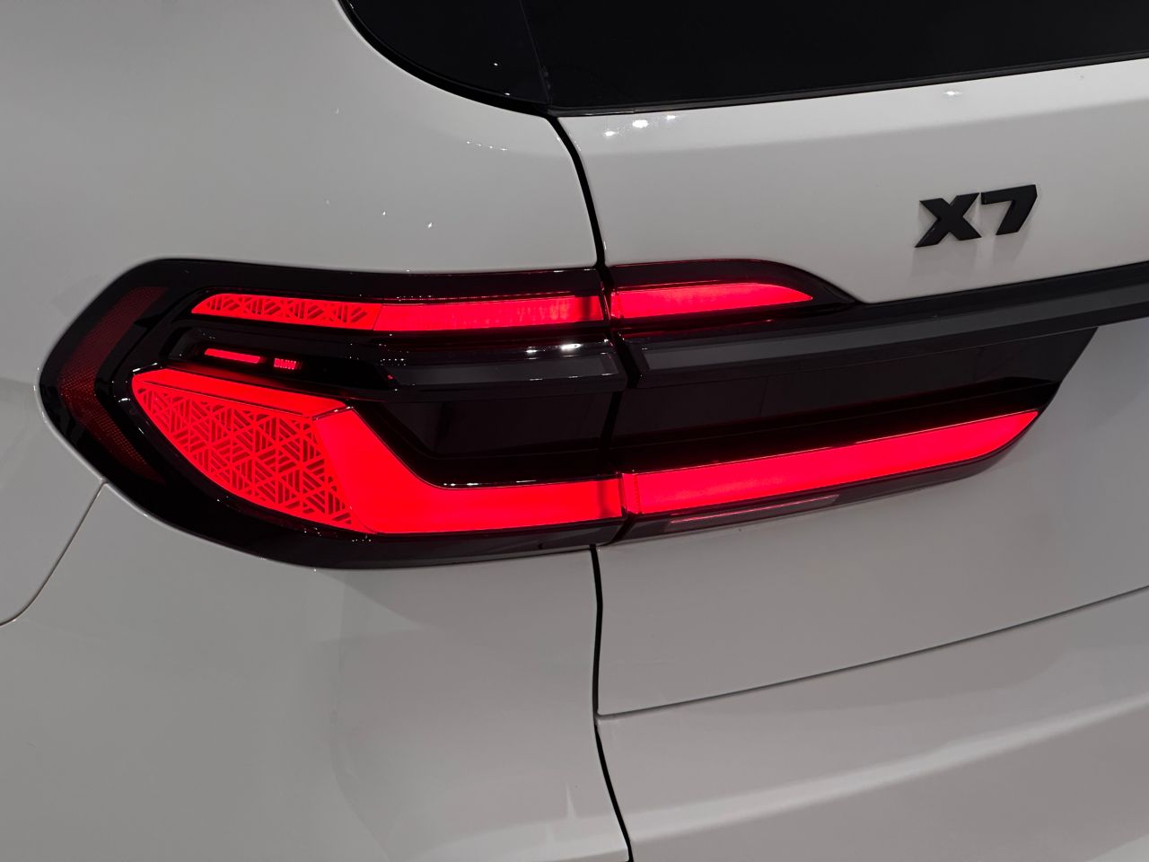 X7 xDrive40d RHD US