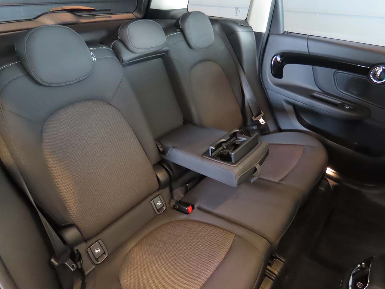 MINI CROSSOVER COOPER D