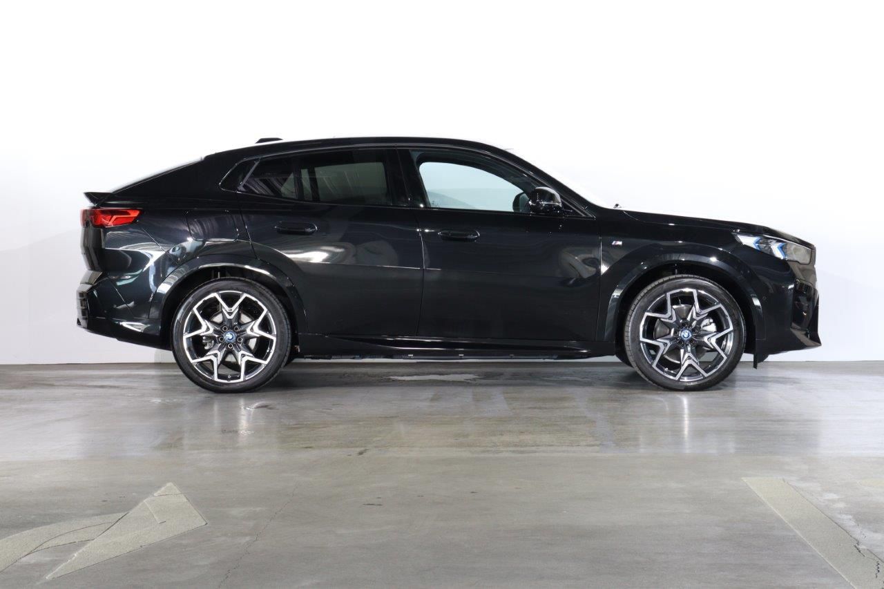 iX2 xDrive30 MSP