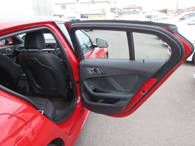F40 118d Sports Hatch 5-door B47 2.0d