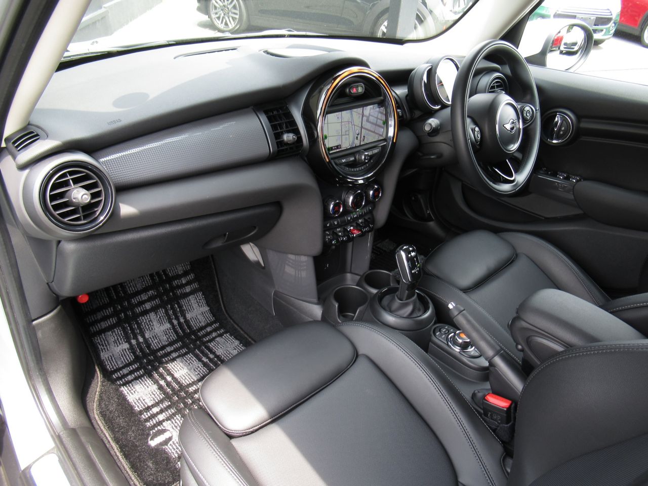 MINI F55 Cooper D 5dr Hatch LCI