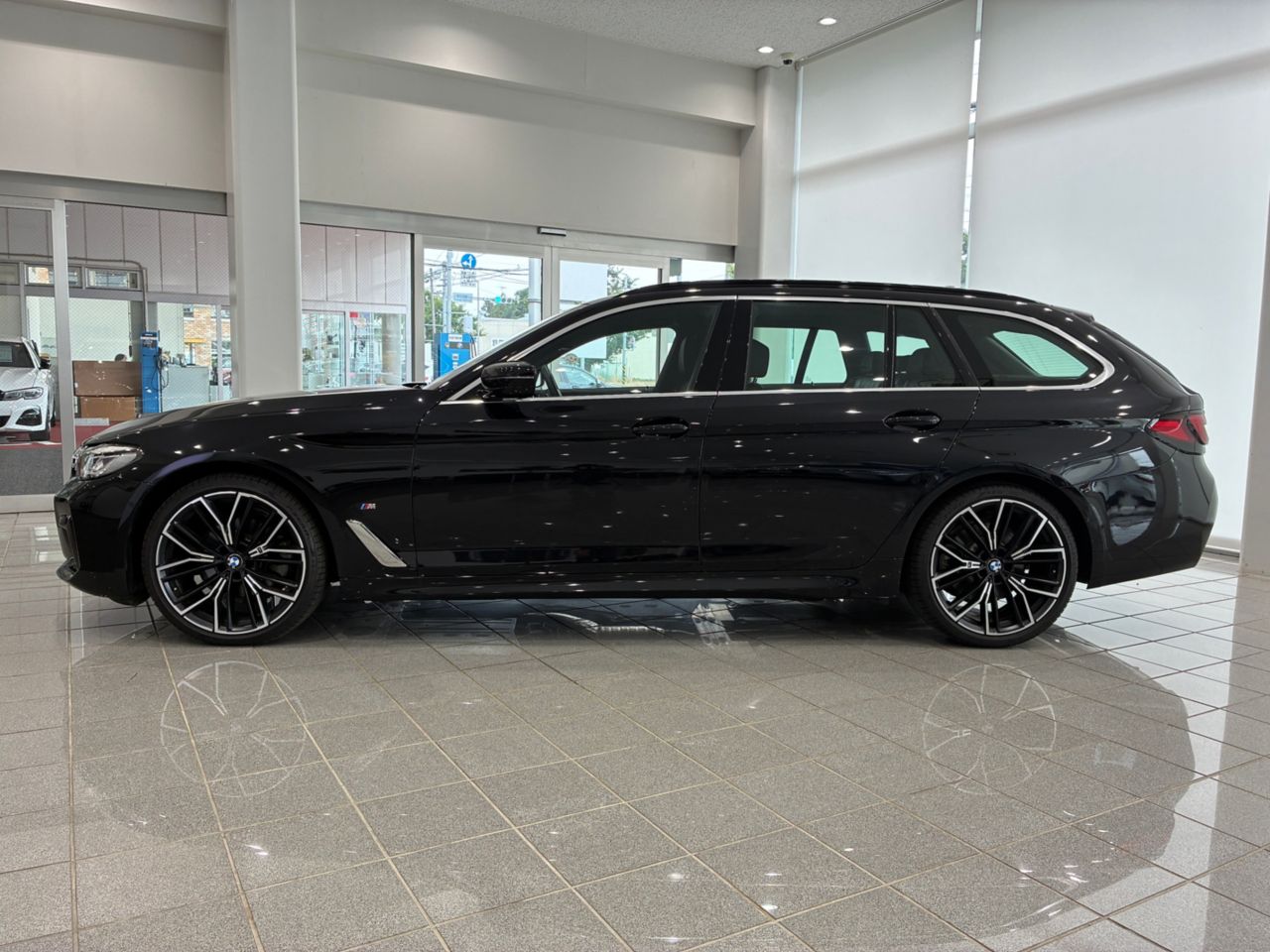 520d xDrive Touring RHD