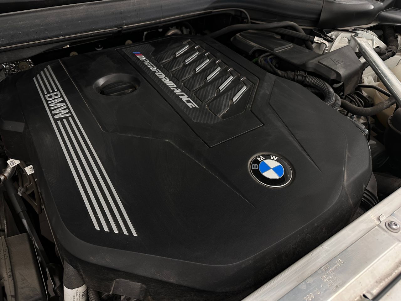 G02 X4 M40i RHD LCI