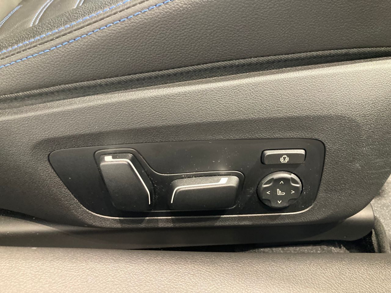 G42 220i Coupe