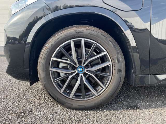U11 iX1 xDrive30