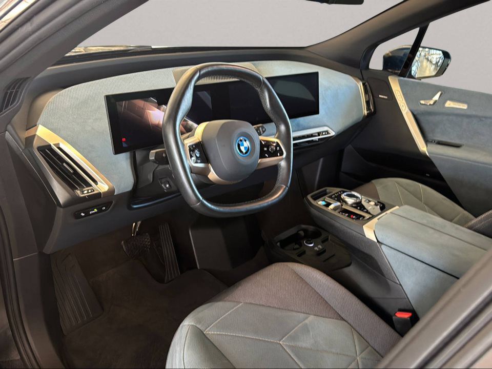BMW iX