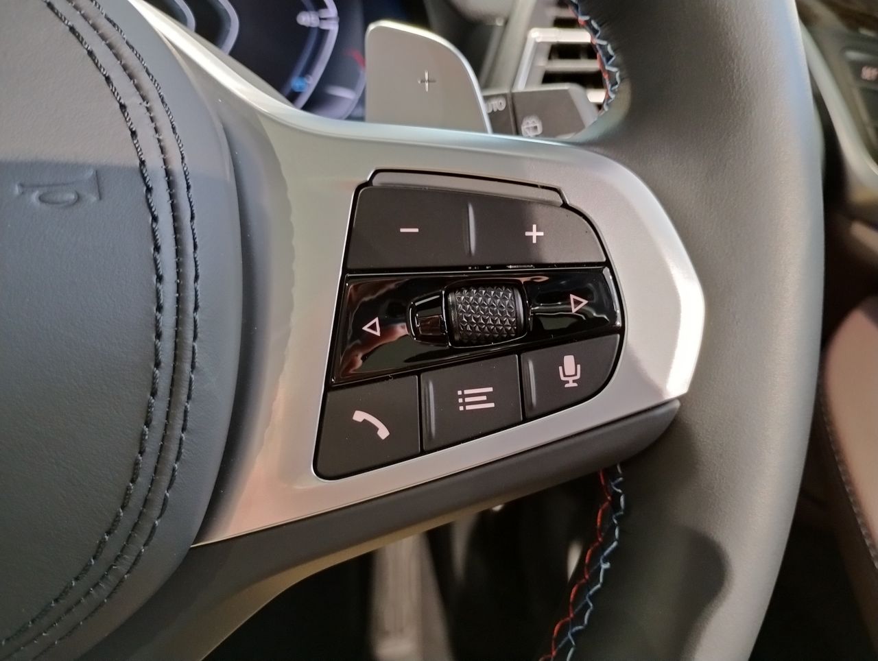 G01 X3 M40i RHD LCI ZA