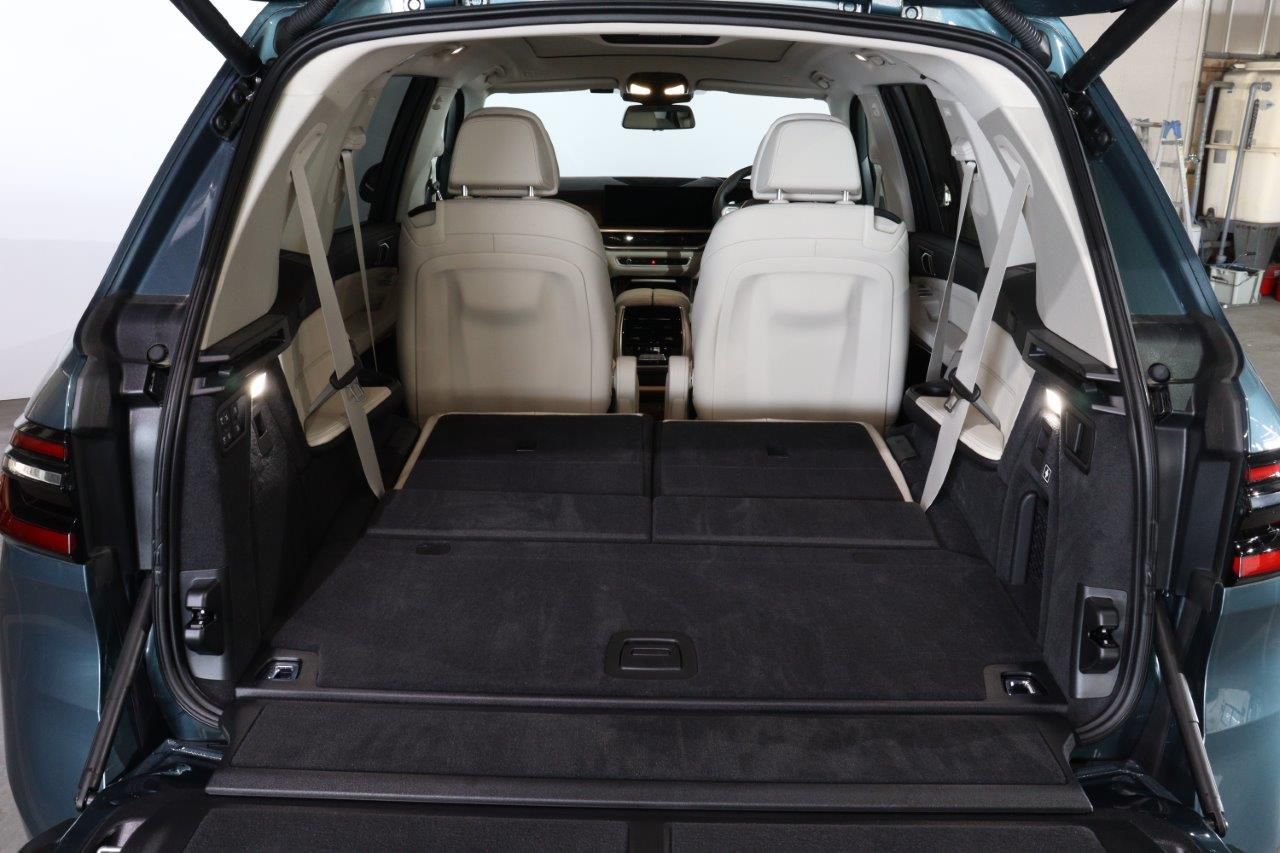 X7 xDrive40d RHD US