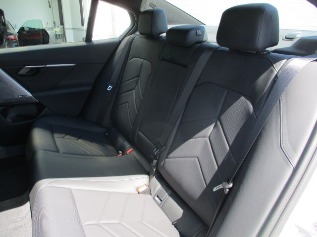 BMW i5 eDrive40 Sedan RHD