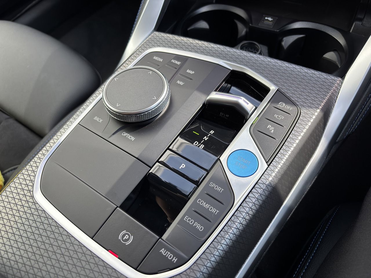 G26 i4 eDrive40 RHD