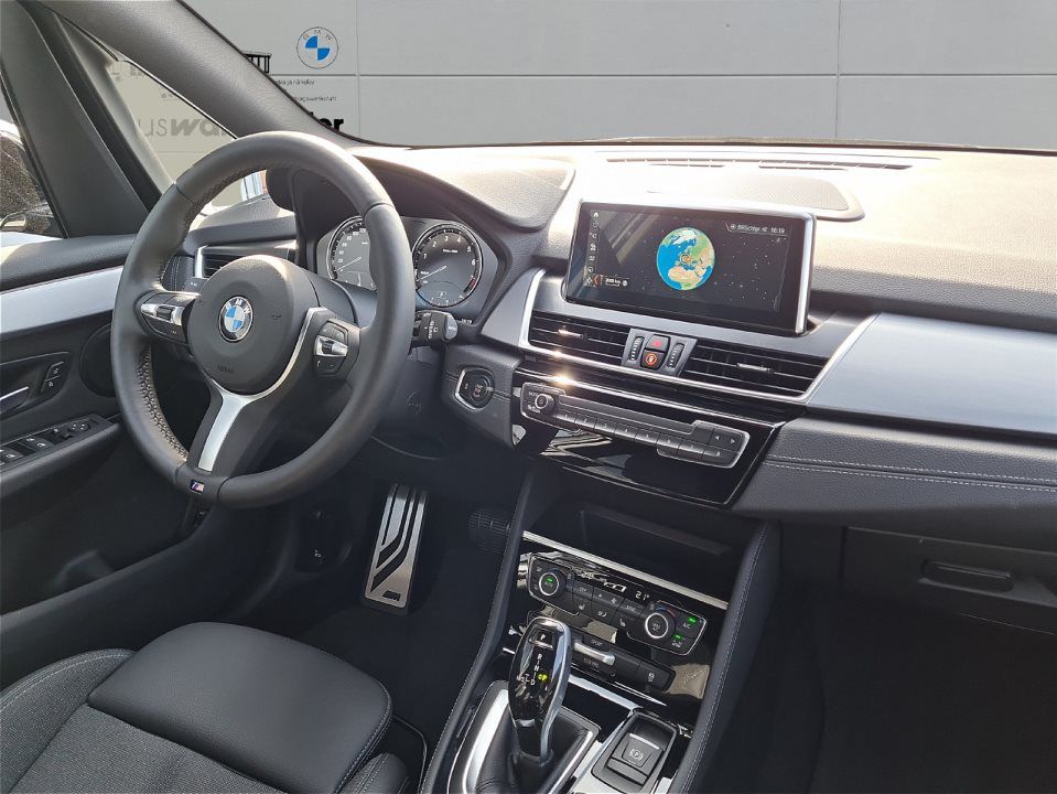 BMW 218