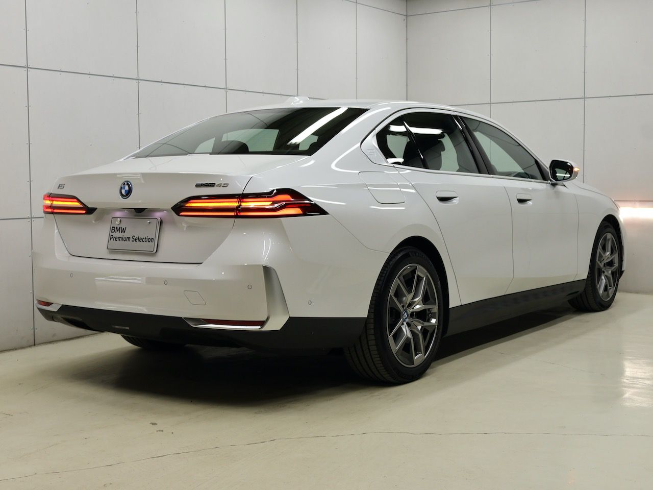 BMW i5 eDrive40 Sedan RHD
