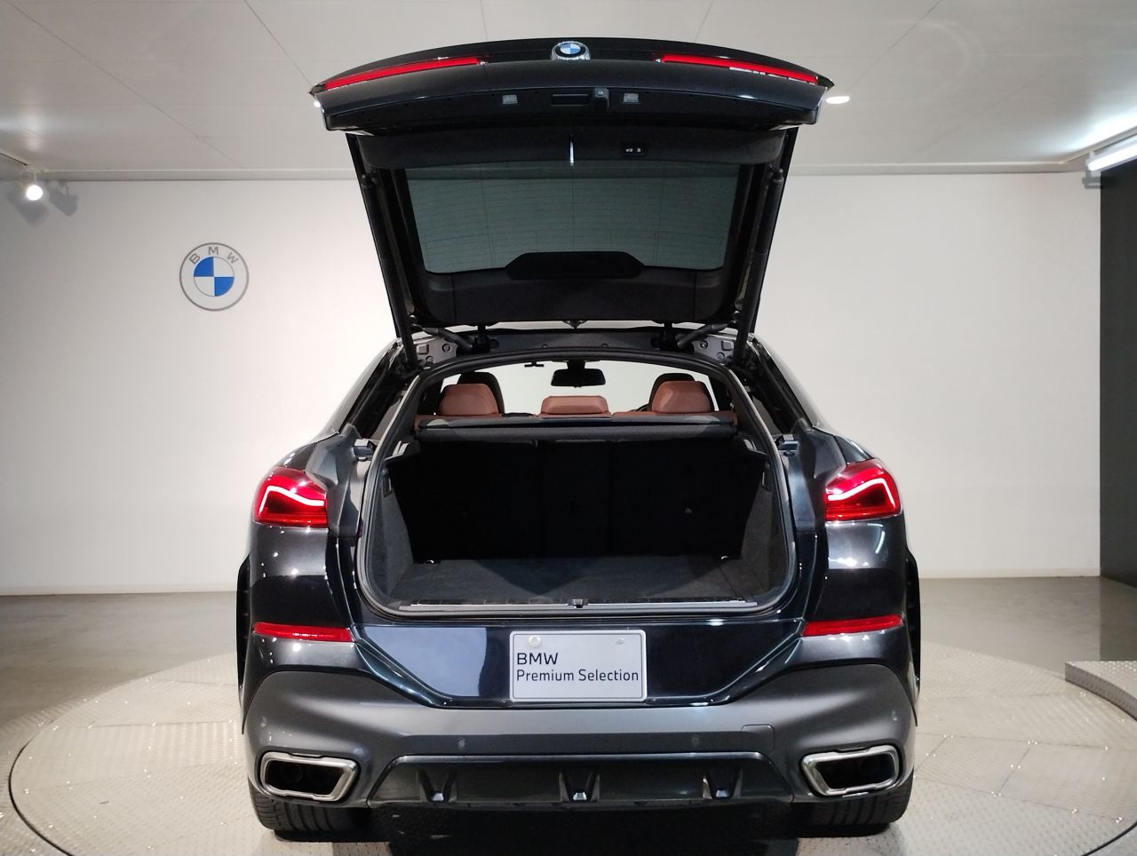 X* M50i RHD