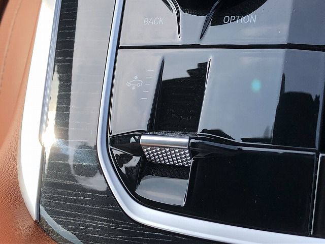 X7 xDrive40d RHD US