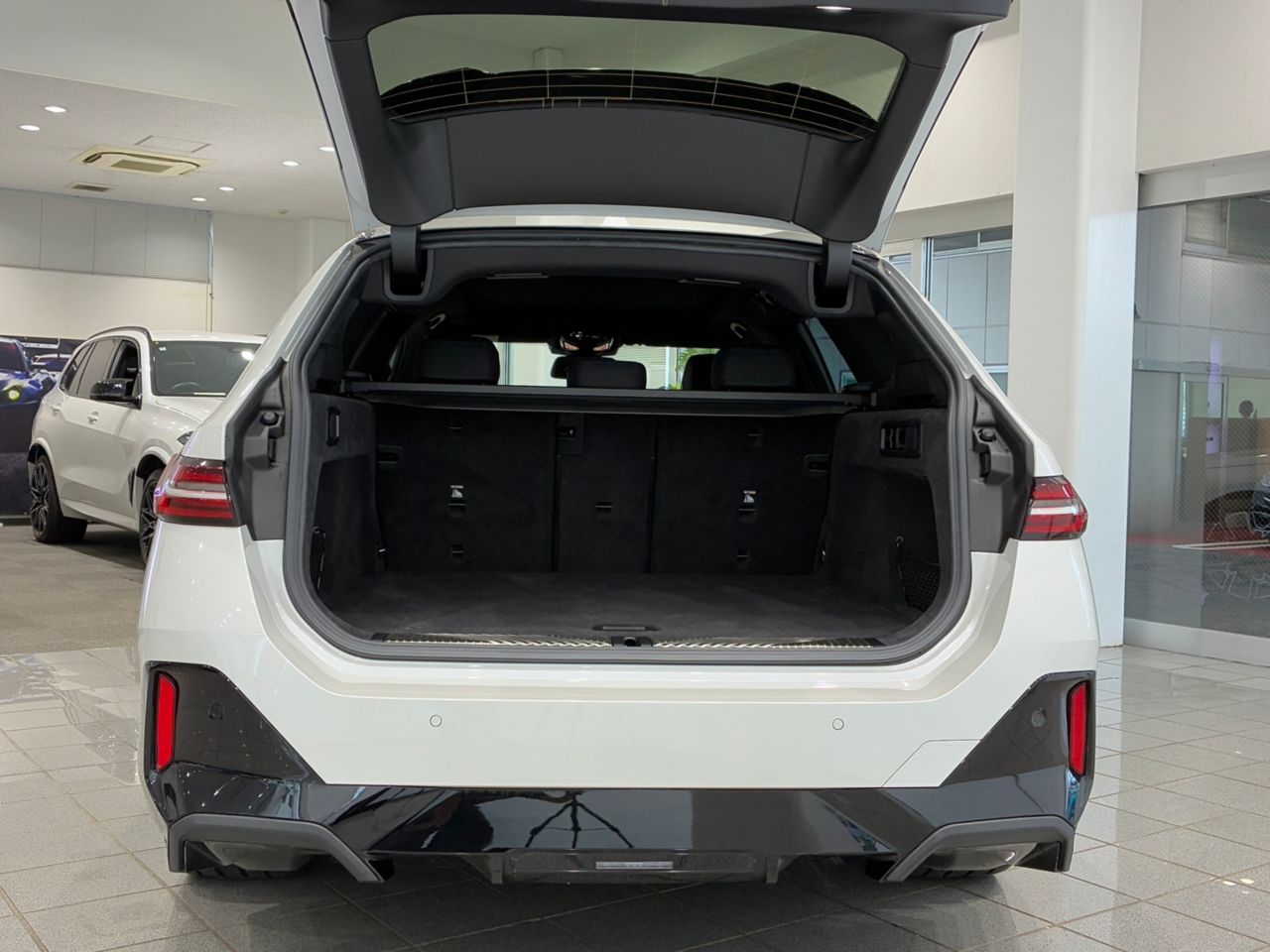 BMW i5 eDrive40 M Sport RHD
