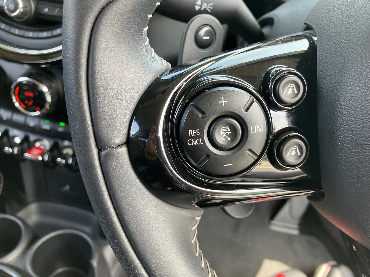 F56 COOPER S D(AT)
