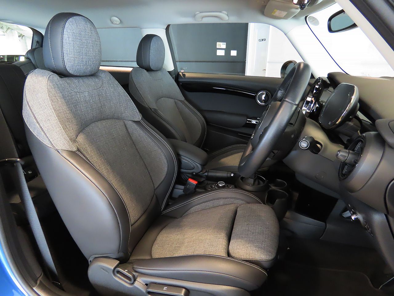 MINI Cooper F56 RHD
