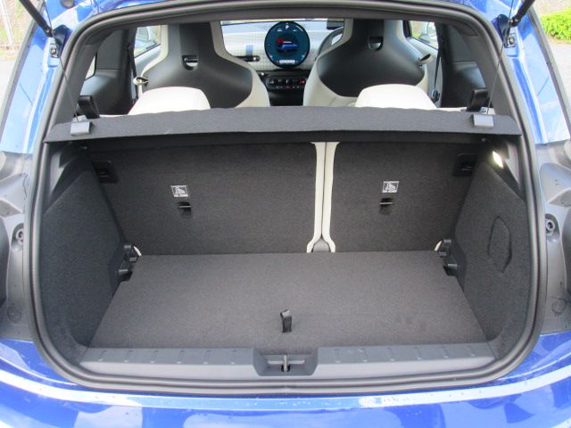 J01 MINI Cooper SE