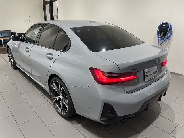 320d xDrive Berline RHD