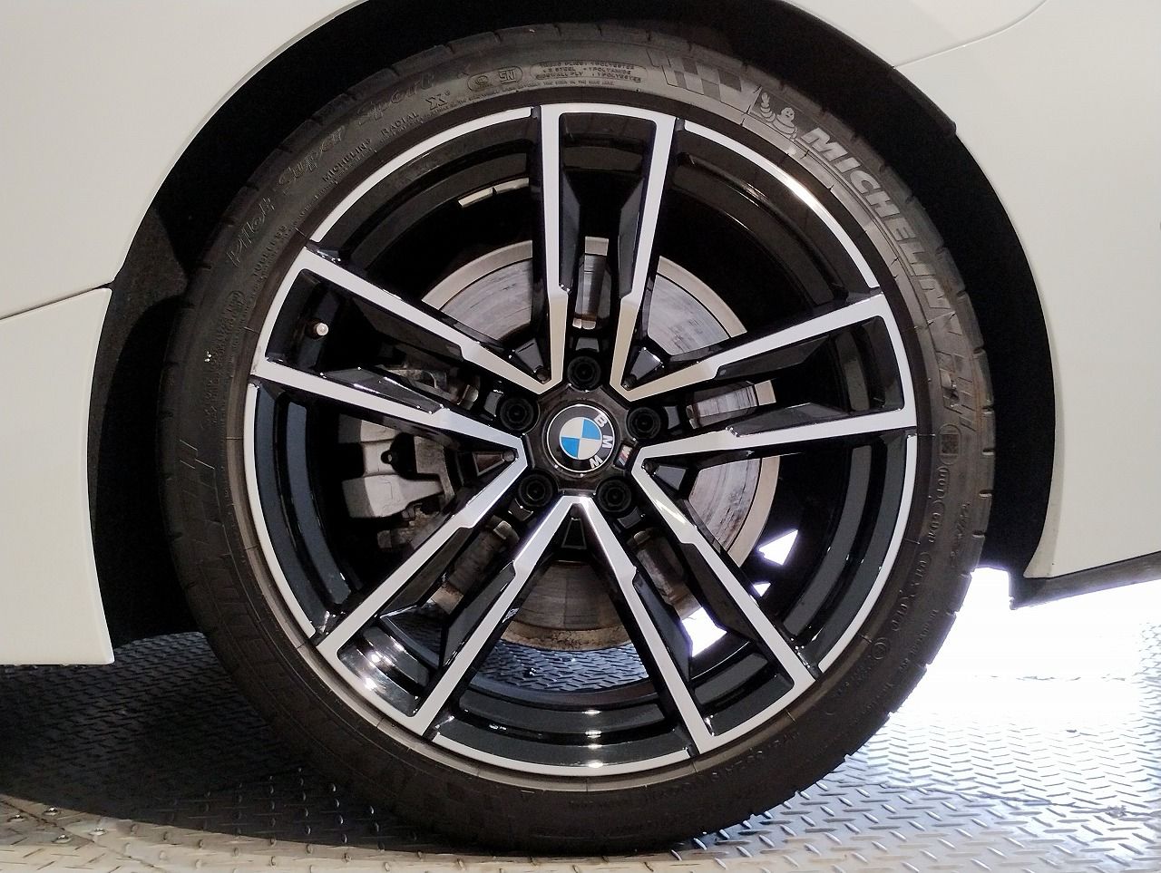 G29 z4 sDrive20i RHD