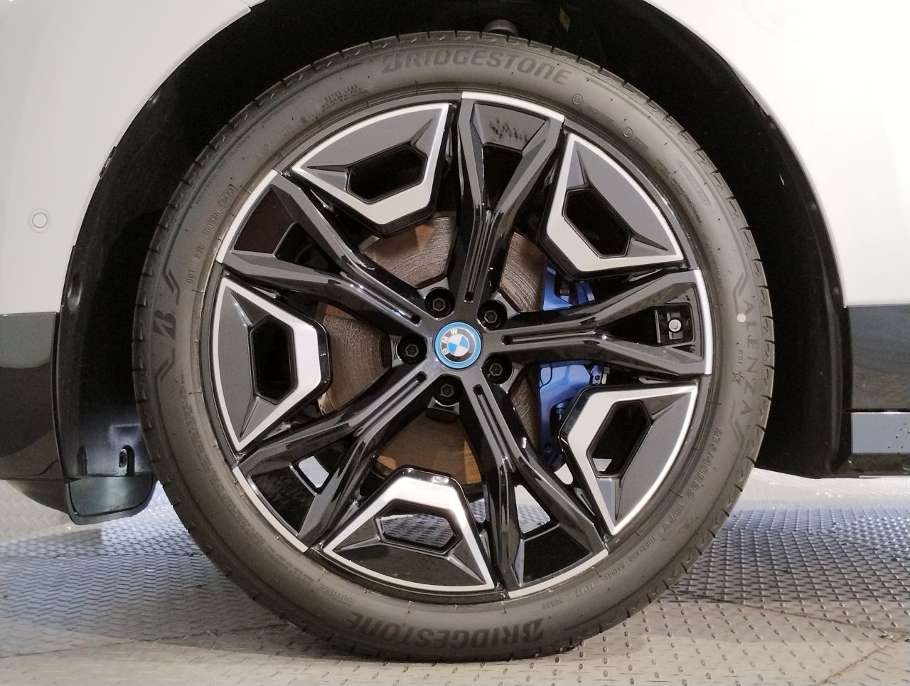 i20 iX xDrive40