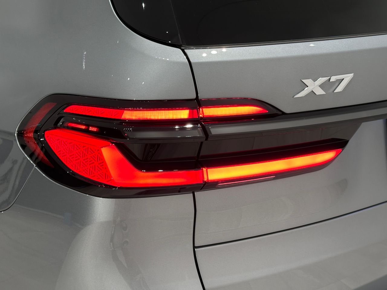 X7 xDrive40d RHD US