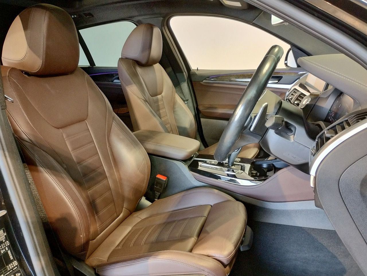 X4 M40i RHD