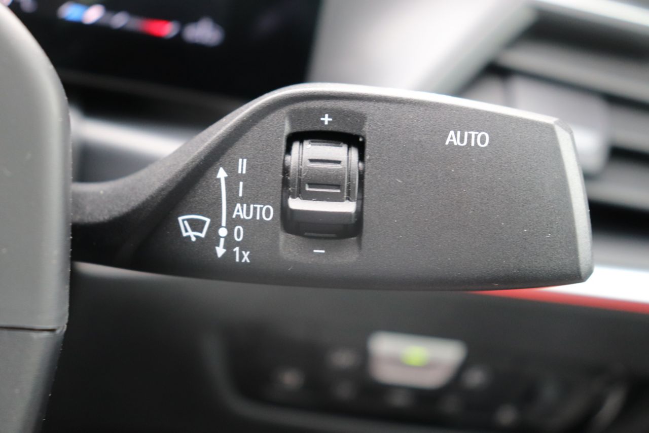 320d xDrive Berline RHD