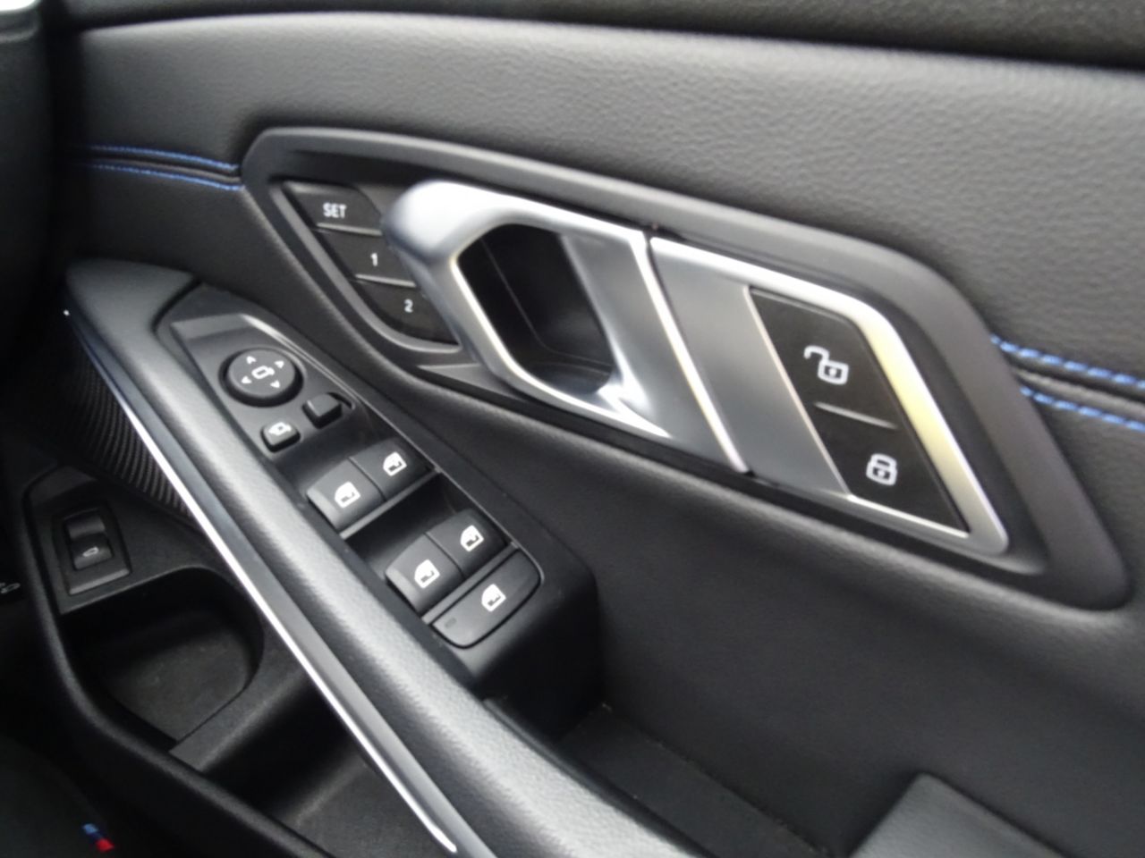 G20 320d xDrive RHD Saloon