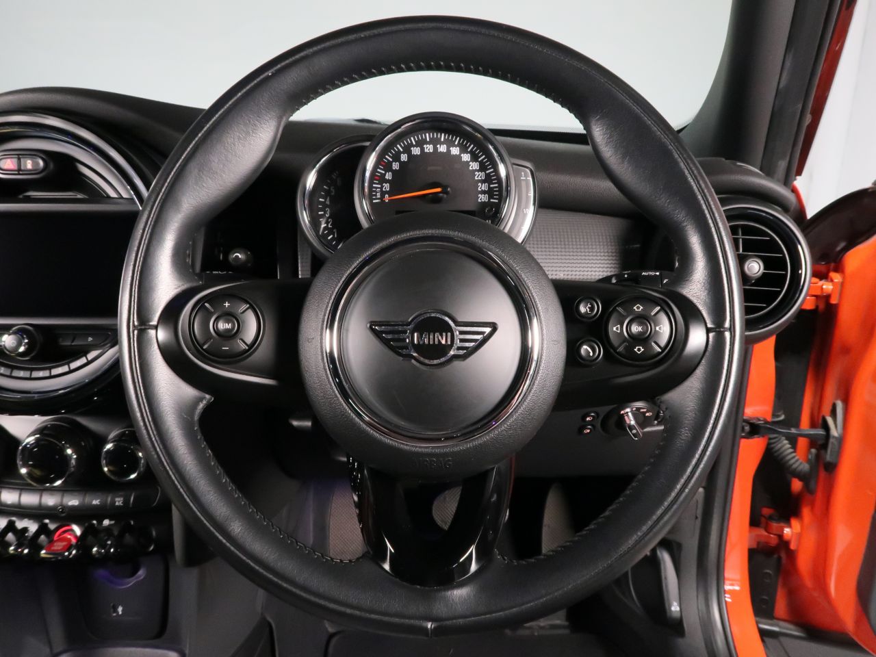 F55 MINI Cooper 5-Door Hatch LCI