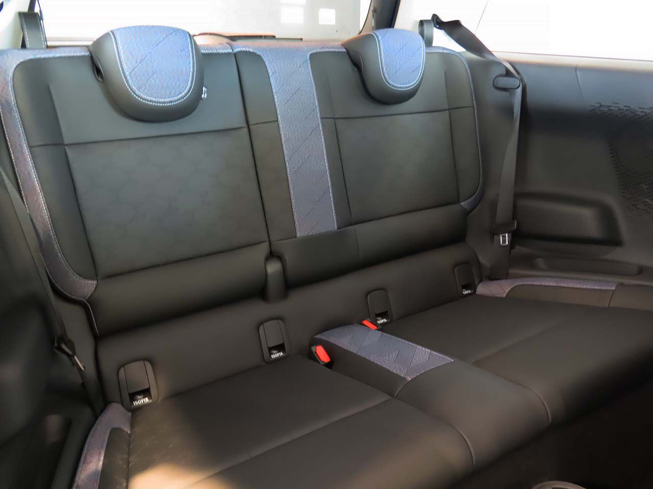 J01 MINI Cooper E