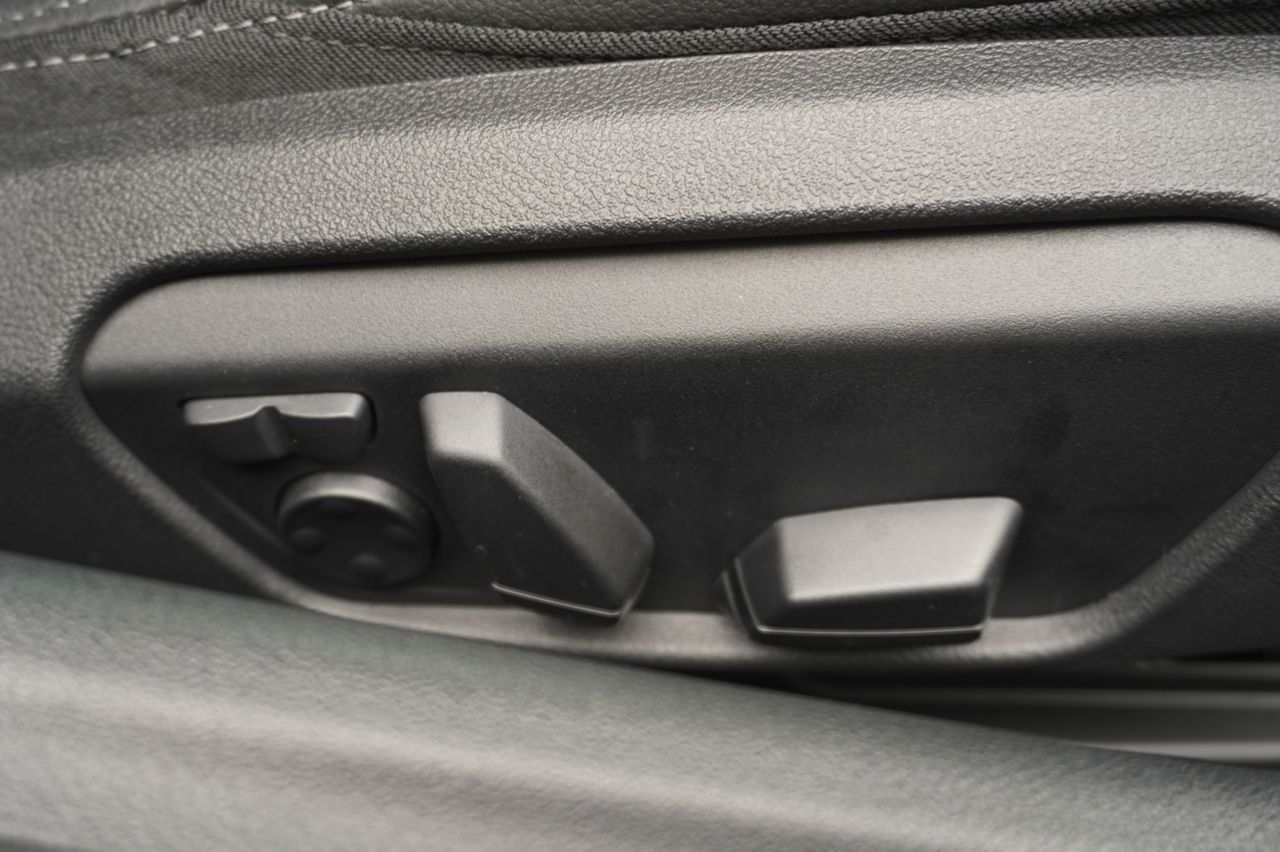 G29 z4 sDrive20i RHD