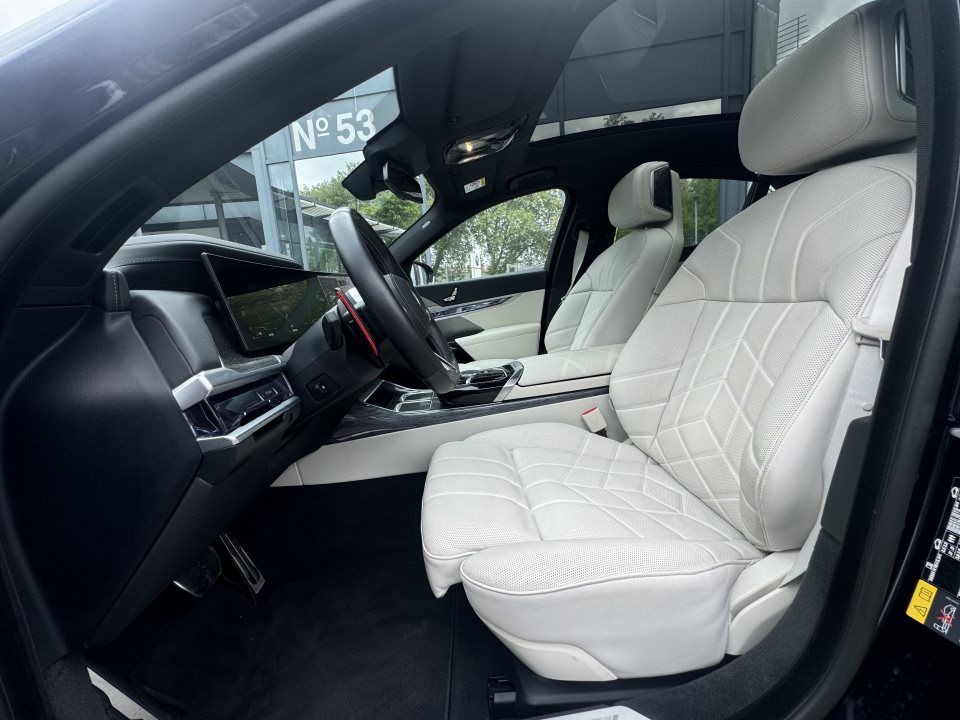BMW 760