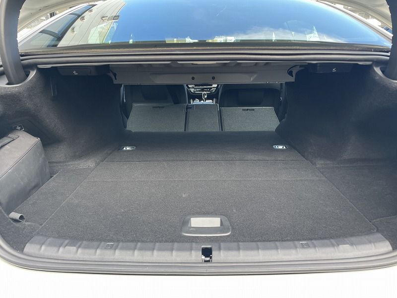 530e Sedan RHD
