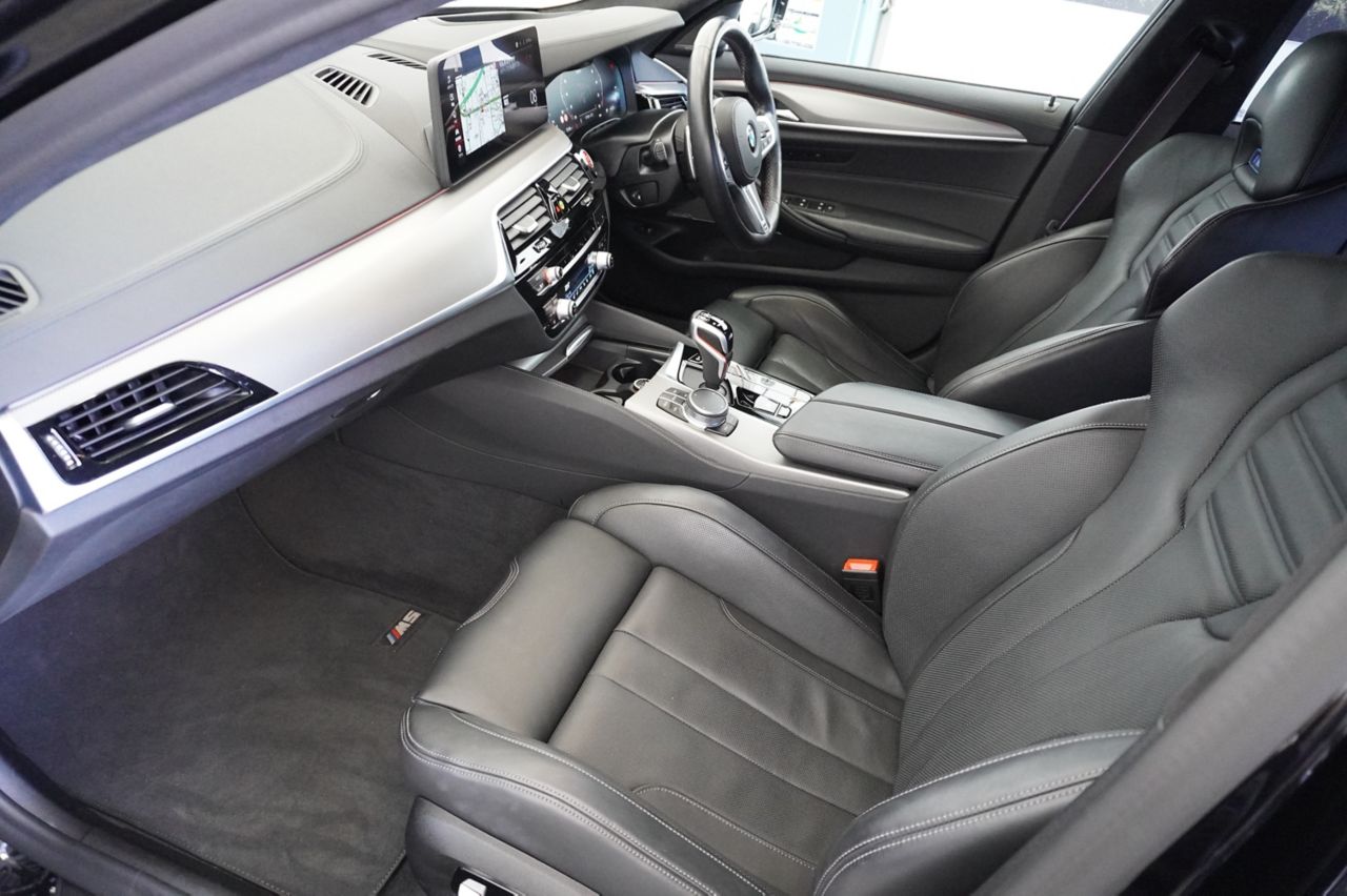 M5 Sedan RHD