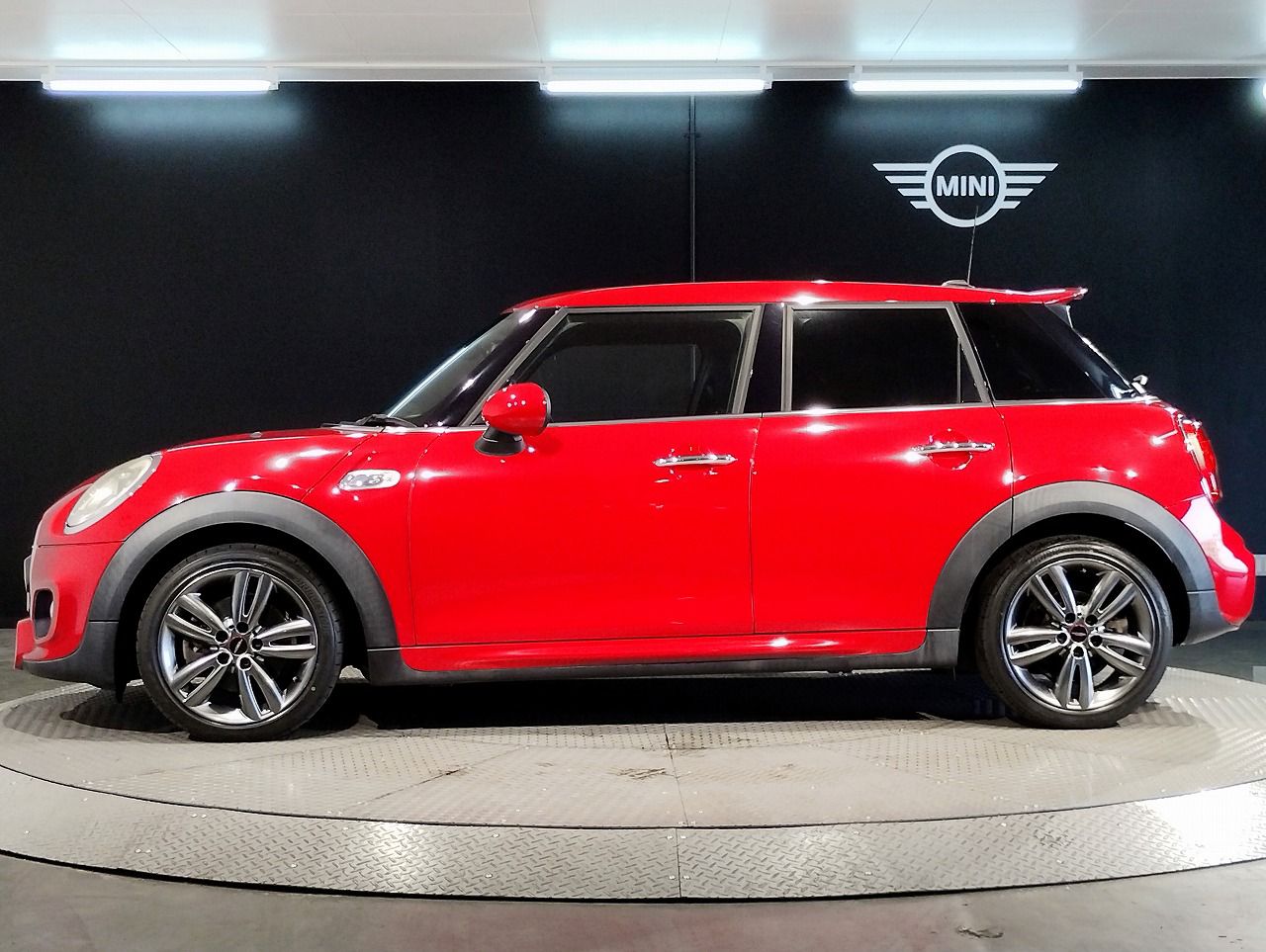 F55 COOPER S D(AT)