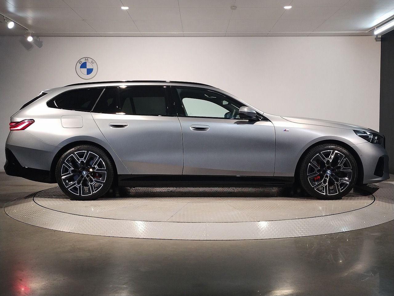 BMW i5 eDrive40 M Sport RHD
