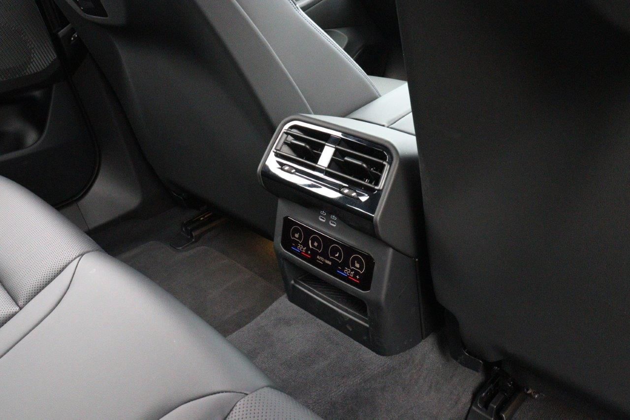 BMW i5 eDrive40 M Sport RHD