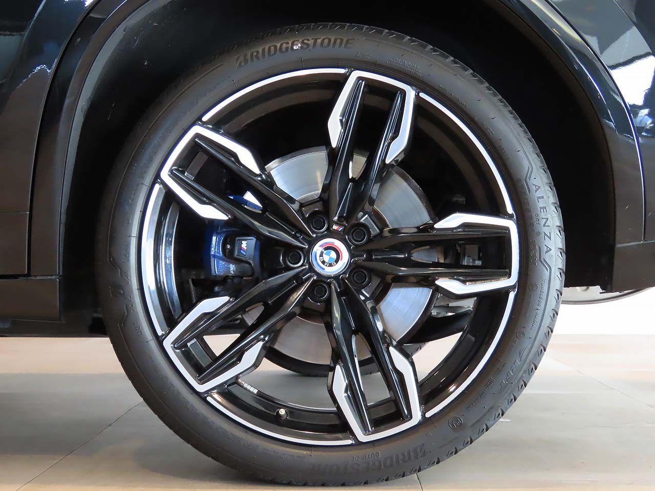 G02 X4 M40i RHD LCI