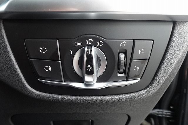 G01 X3 M40i RHD ZA