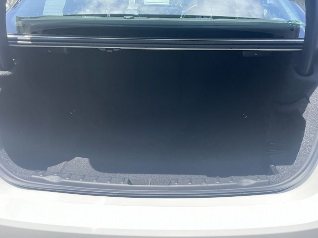 320D SEDAN RHD