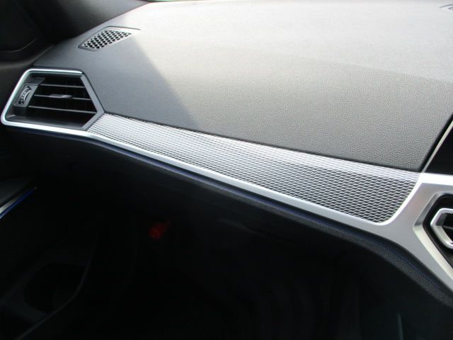 330i Berline RHD
