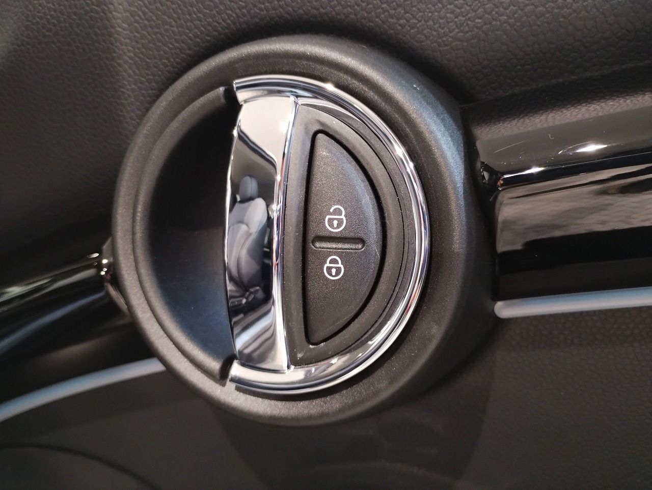MINI Cooper F56 RHD